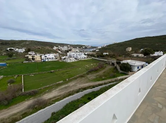 Loutra Hills